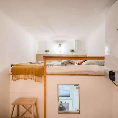 Bohemic Apartment Terrace & Jakuzzi & Sauna アパート *