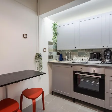 Bohemic Apartment Terrace & Jakuzzi & Sauna شقة *